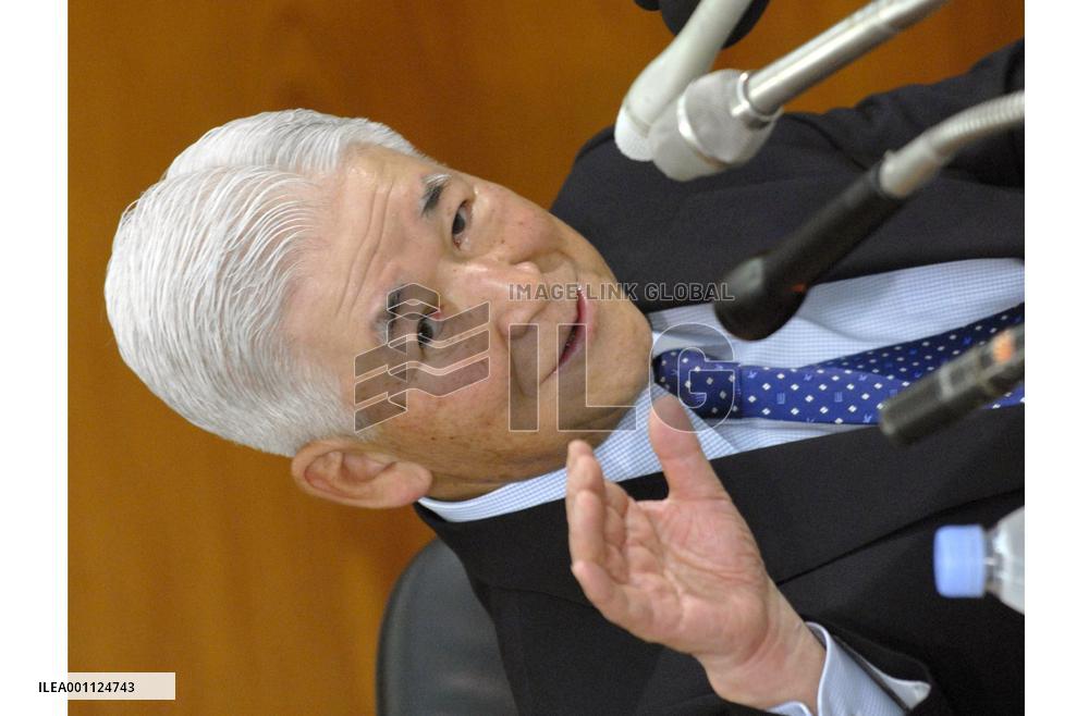 Fukui warns of adverse effects from accommodative stance