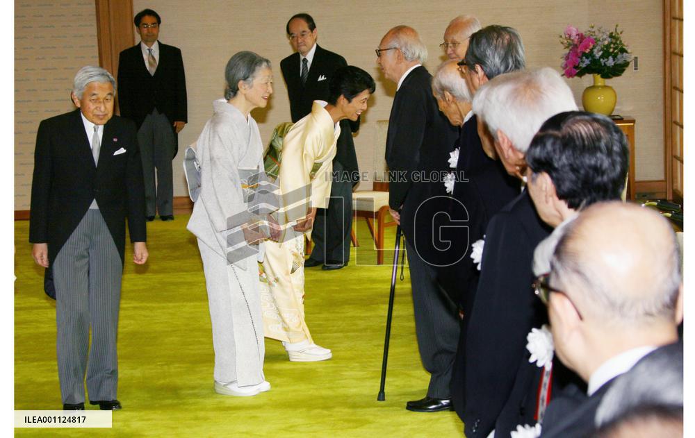 Emperor, empress invite Order of Culture recipients to tea