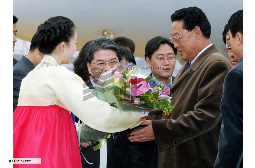 N. Korean Premier Kim arrives in S. Korea