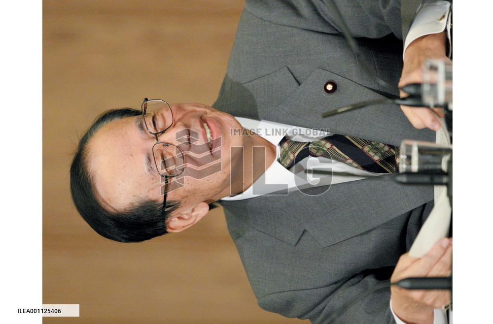 Fukuda denies dissolution of lower house before budget enactment
