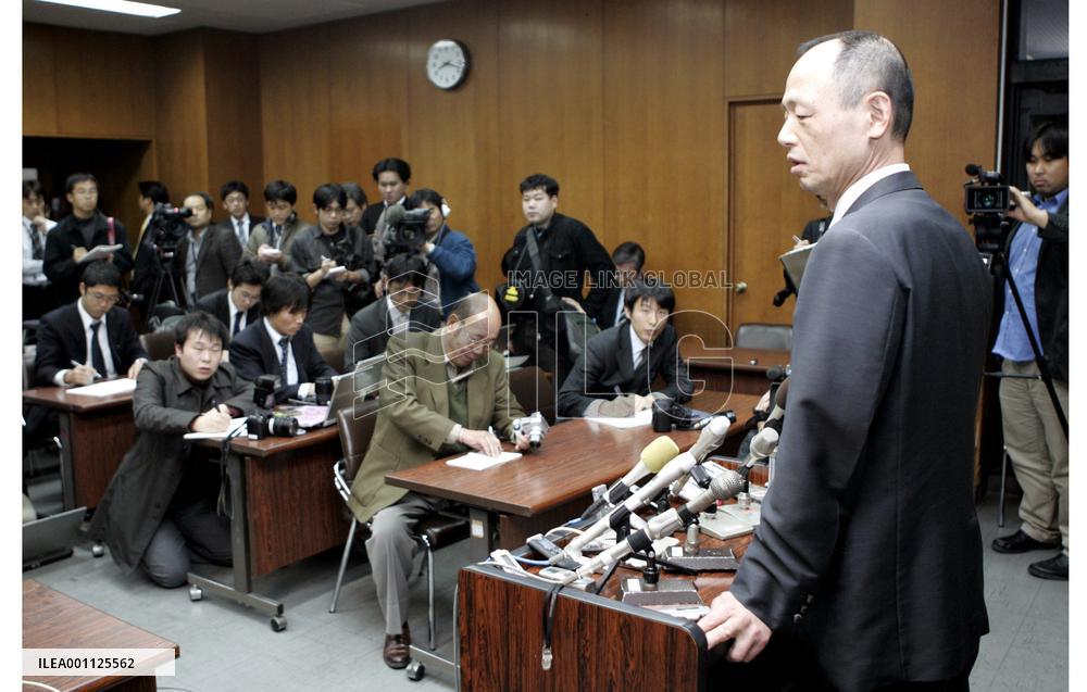 Iwakuni mayor tenders resignation over U.S. base dispute