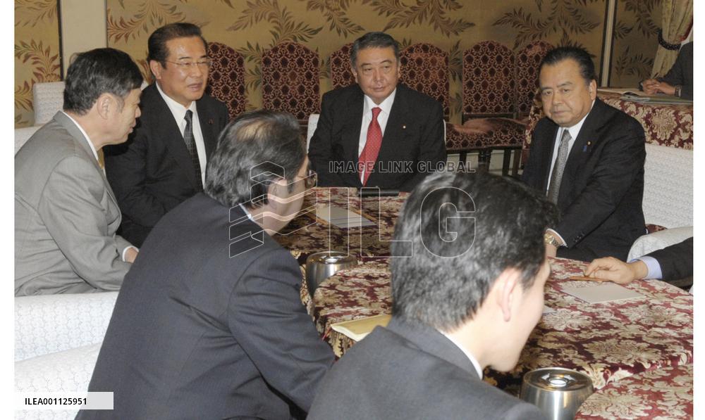 Clash over gasoline tax heats up between ruling, opposition blocs