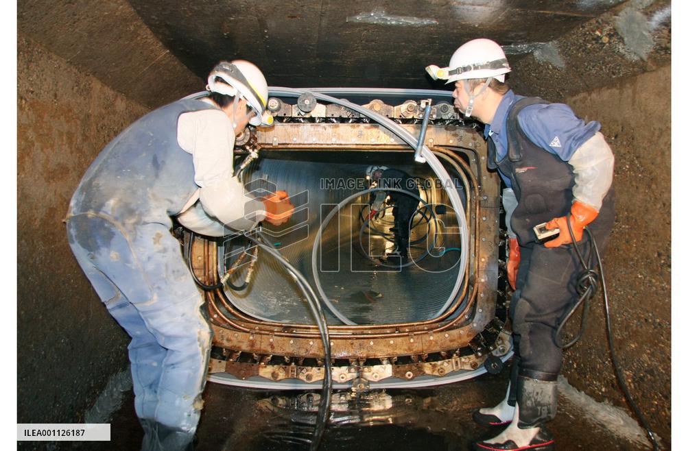 Old sewage pipes being renewed without digging up roads