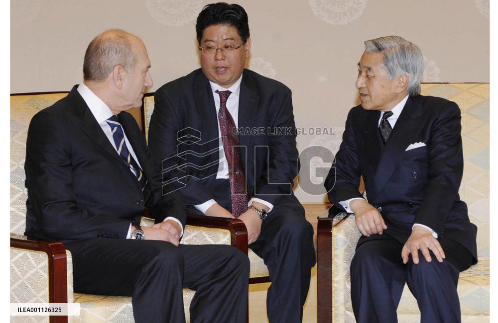Israeli Prime Minister Olmert meets with Emperor Akihito