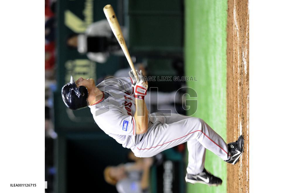 Red Sox beat Yomiuri 9-2, Drew hits grand slam