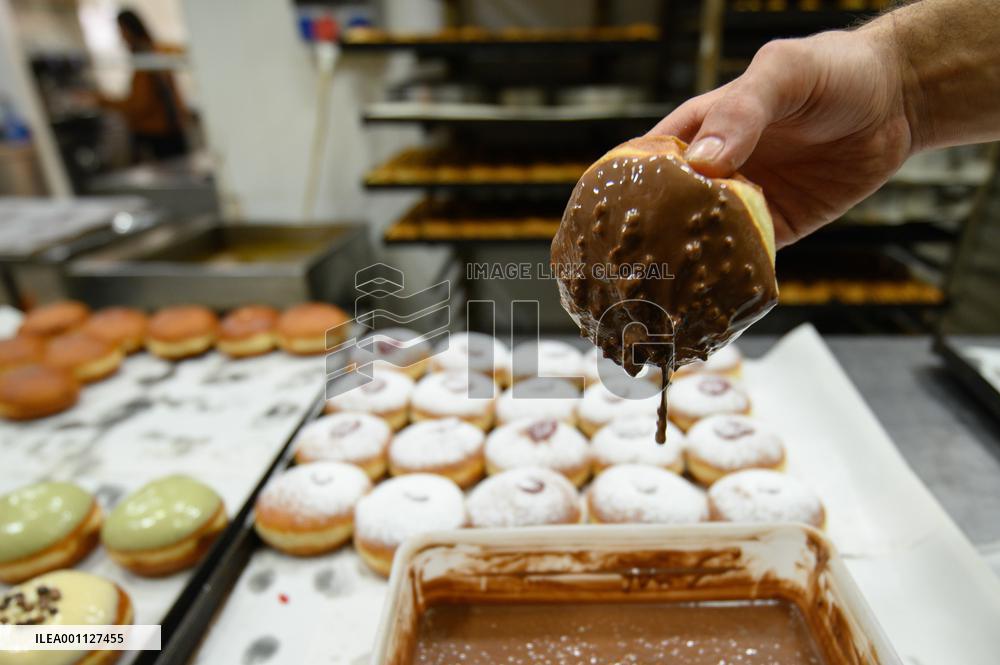 ISRAEL-KIRYAT SHMONA-HANUKKAH-DONUTS