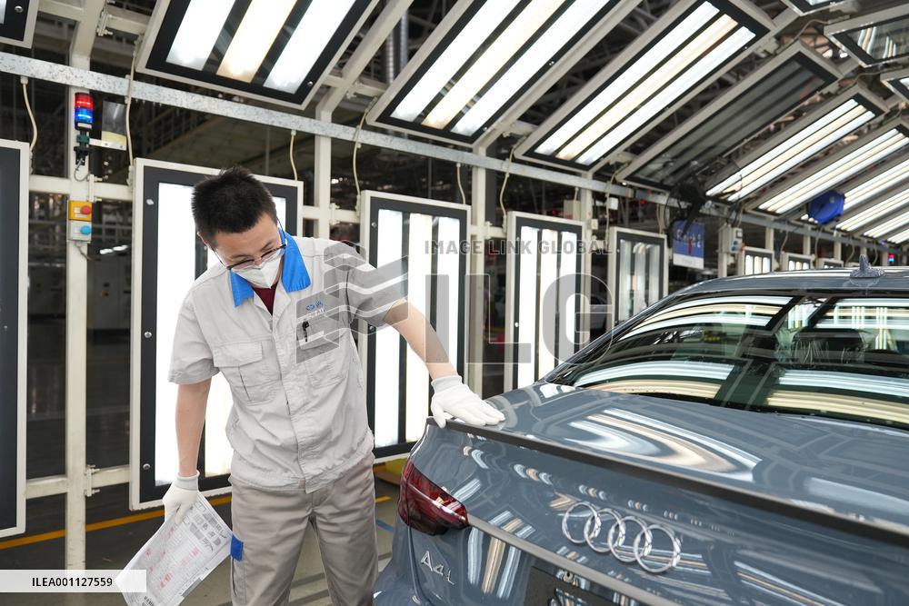 Xinhua Headlines: China's old industrial base makes headway on revitalization