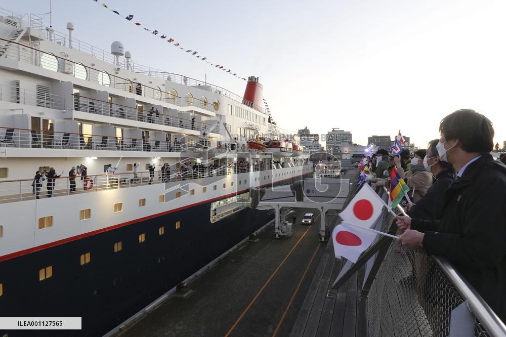 International cruise ship service from Japan resumes