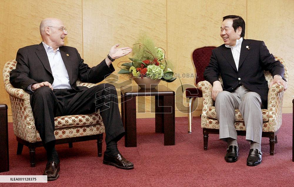 Nukaga, Paulson meet before G-8 finance ministers' gathering