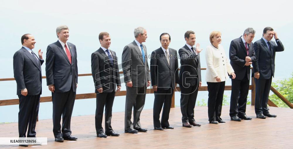 G-8 reaches consensus on long-term CO2 cut target