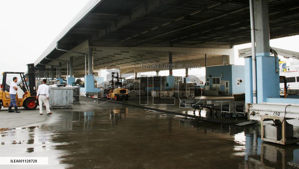 Fishermen in Japan stay ashore to appeal over high oil costs