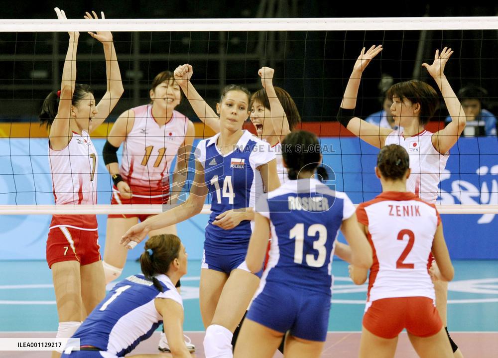 Japan beat Poland in Olympic women's preliminary volleyball round