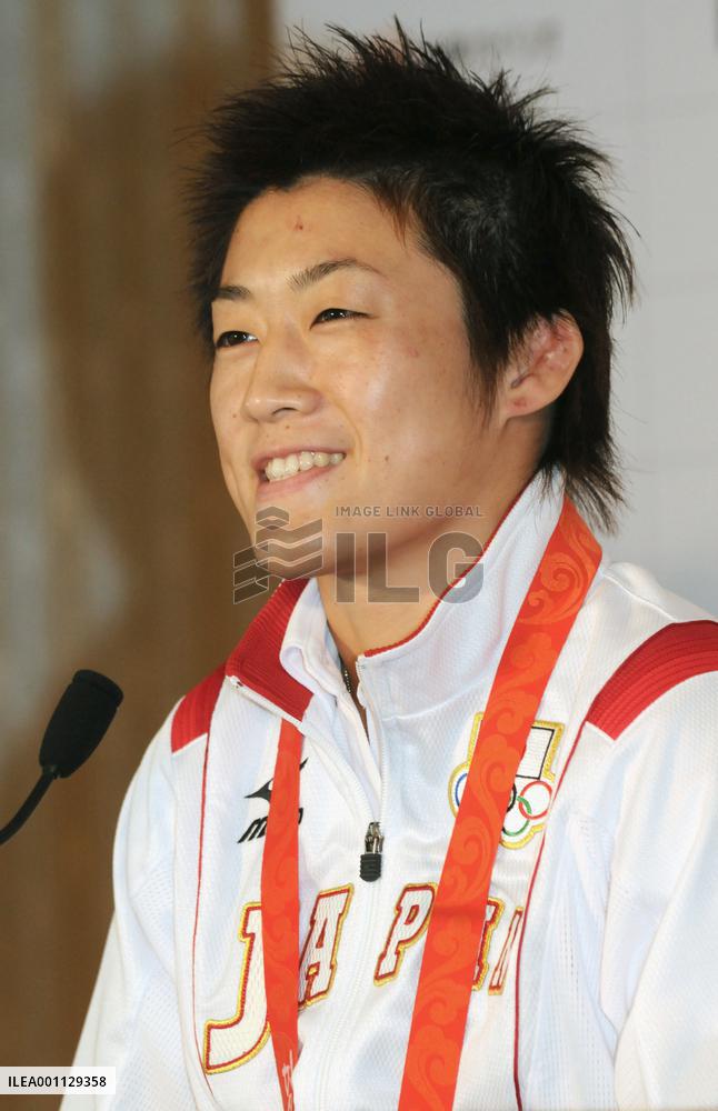 Japan's Icho sisters to retire from wrestling