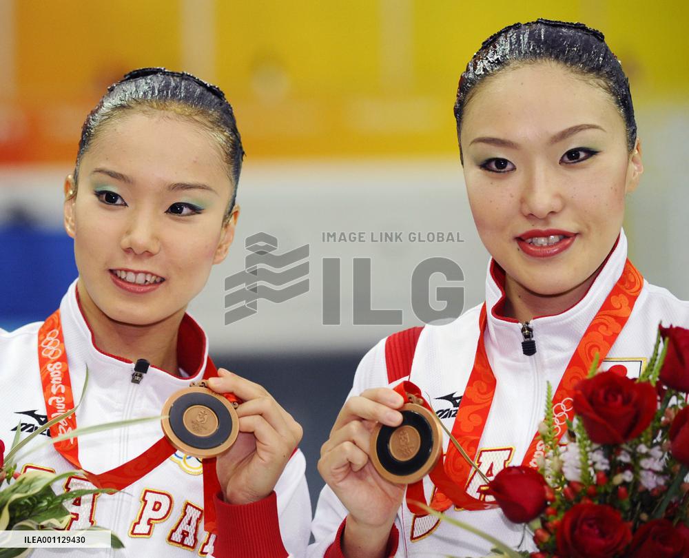 Japan's Suzuki and Harada win bronze in synchronized swimming
