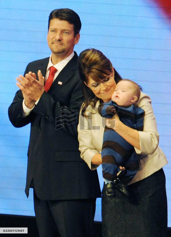 Alaska Gov. Palin delivers nomination acceptance speech