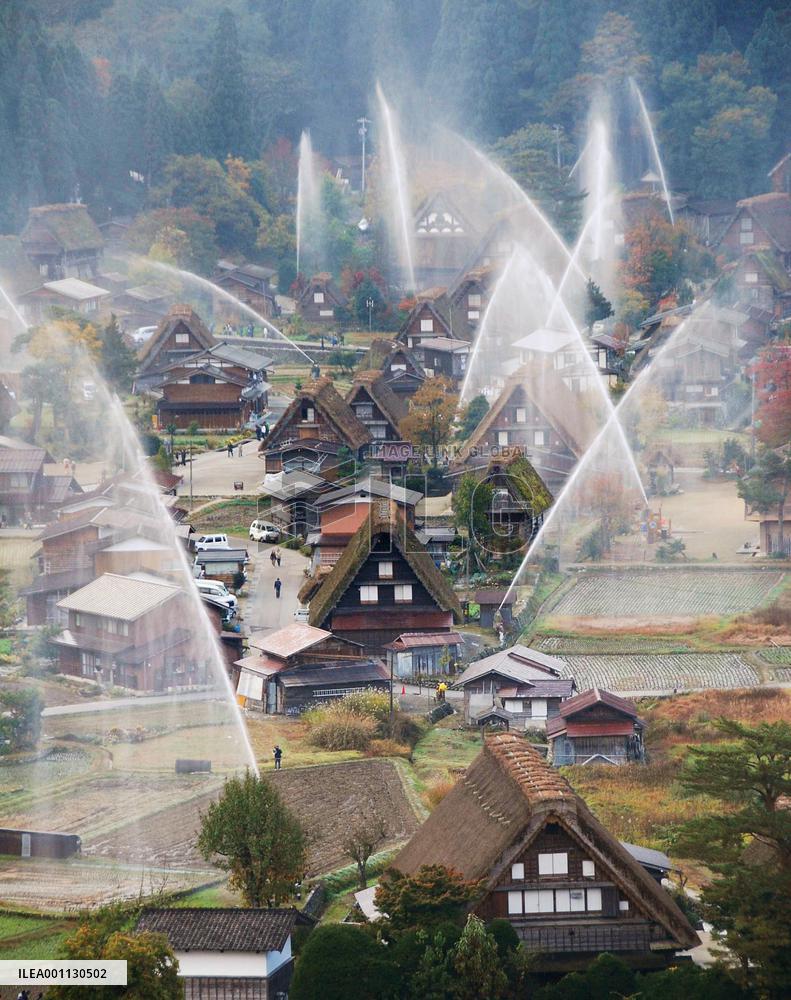 World Heritage site Shirakawa-go in fire-prevention drills