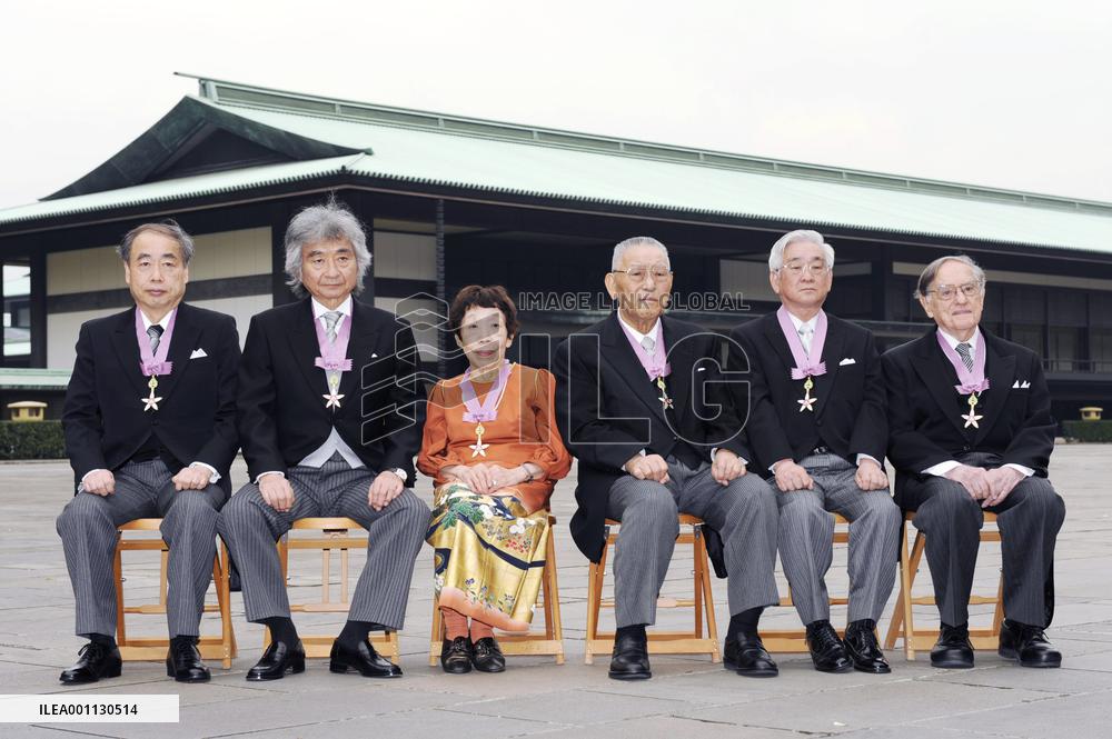 2 Nobel winners, 4 others receive top cultural awards