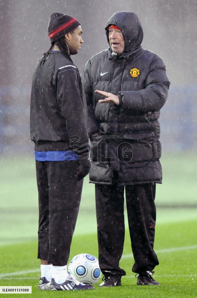 Manchester United prepare for Club World Cup semifinal