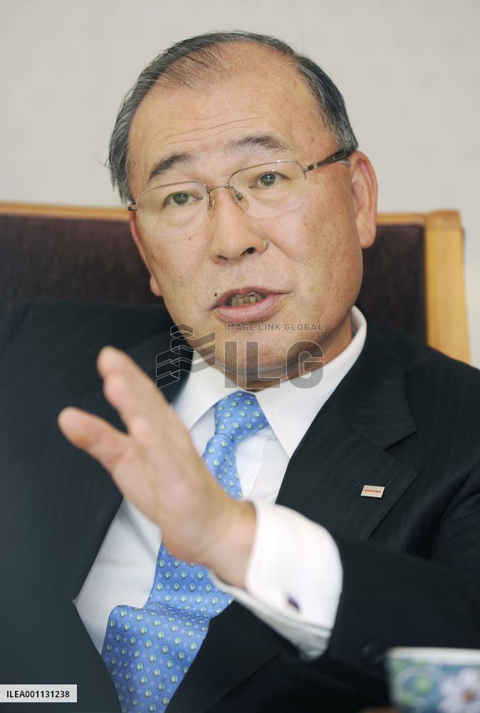 Toshiba head calls on gov't to prepare safety net for unemployed