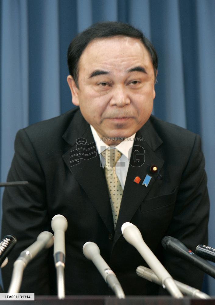 Senior official retracts remarks over jobless people