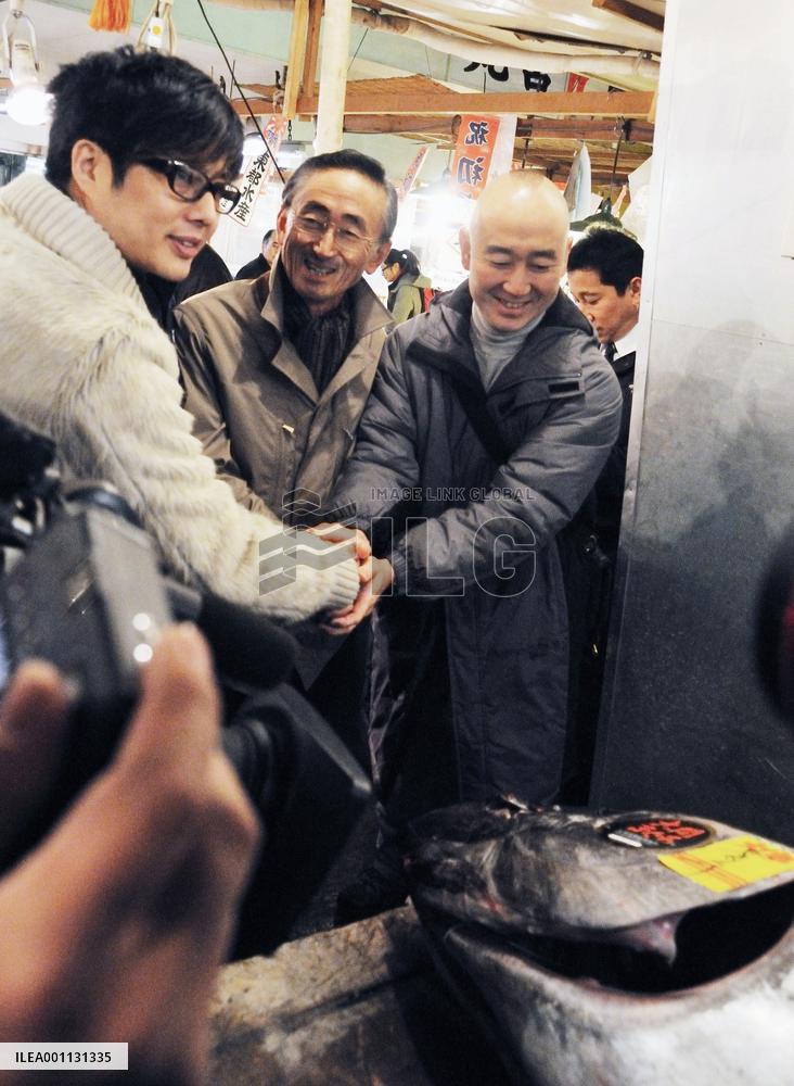 9.6 mil. yen tuna shared by Japanese, Chinese sushi restaurant owners