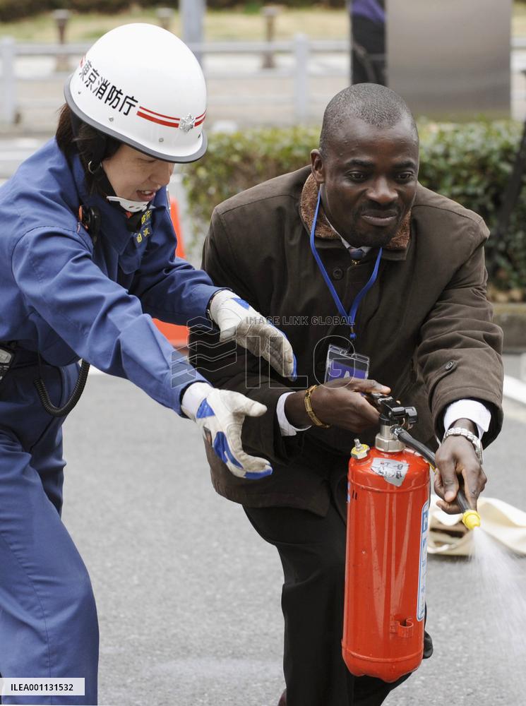 Quake drill conducted for foreign residents in Tokyo