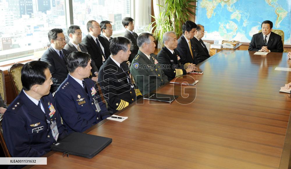 Defense minister tells SDF to ready for antipiracy mission