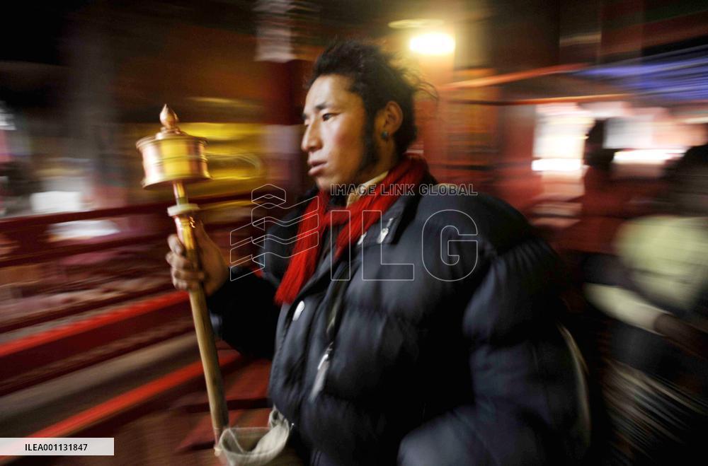 Foreign media allowed into Tibet ahead of rioting anniversary