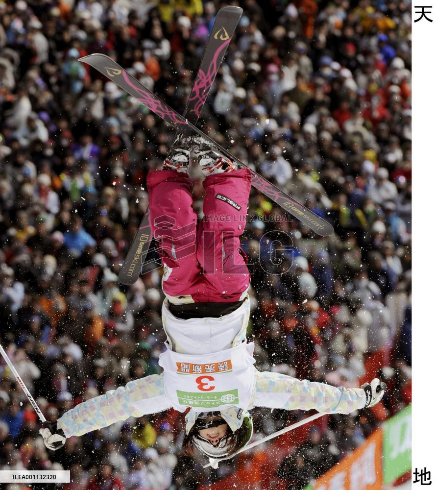 Uemura claims 1st title at freestyle world championships