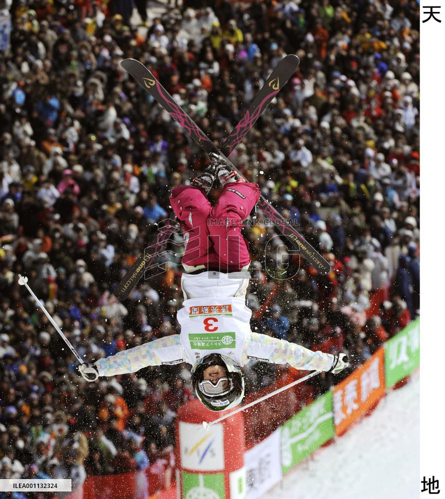 Uemura claims 1st title at freestyle world championships