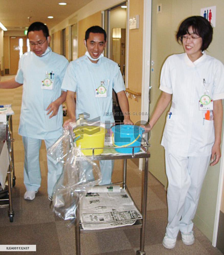 Indonesian nurses, caregivers strive to adapt to workplace