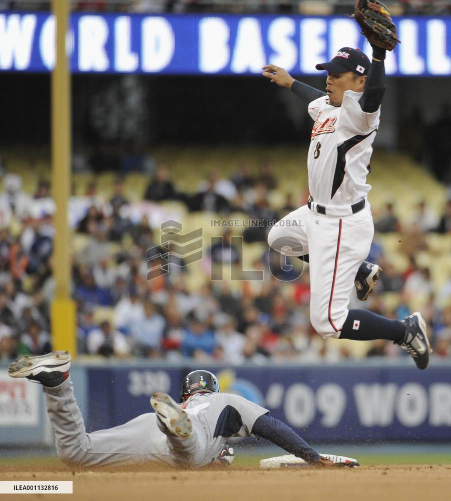 Japan vs U.S. in WBC semifinal game in Los Angeles
