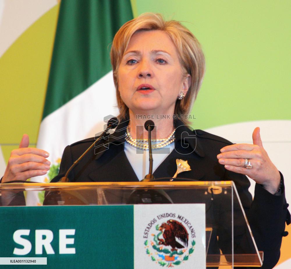 Clinton warns N. Korea against missile launch