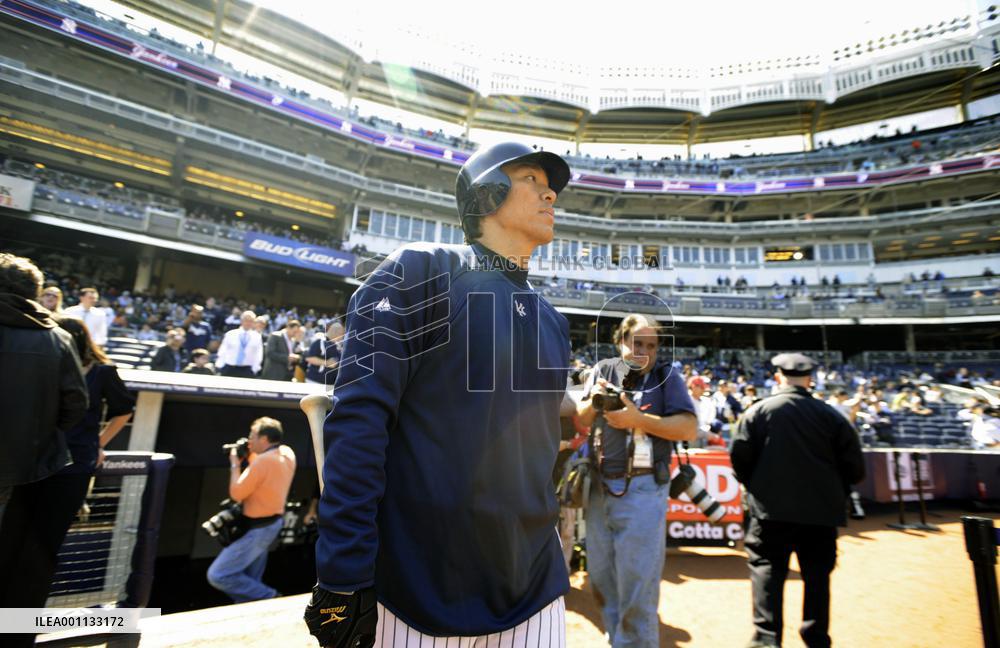 Matsui practices at new Yankee Stadium