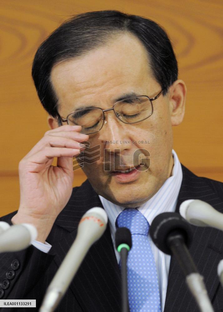 Shirakawa suggests BOJ may downgrade economic assessment