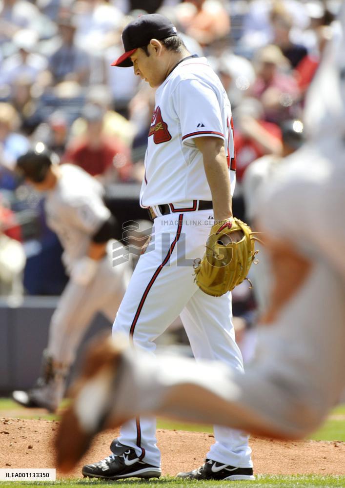 Atlanta pitcher Kawakami takes 1st loss in MLB