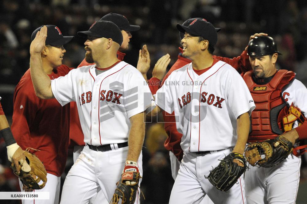 Red Sox's Saito earns this season's 2nd save