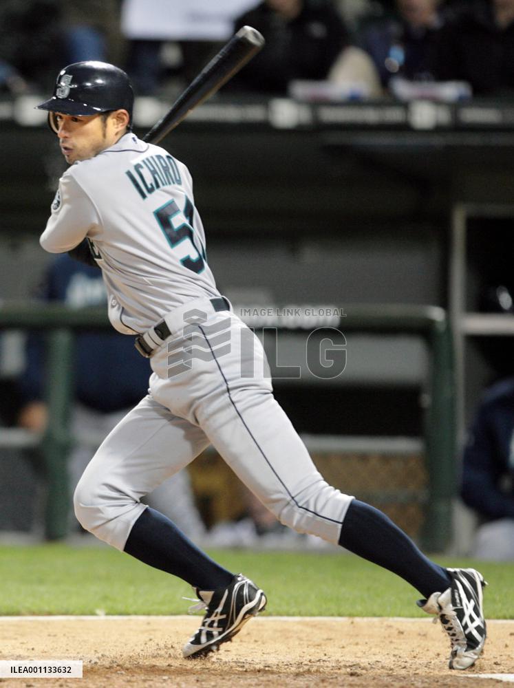 Ichiro Suzuki goes 2-for-6 in Mariners' win over Chicago