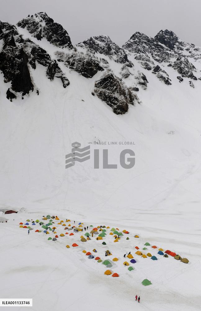 Alpinists crowd Mt. Hotaka