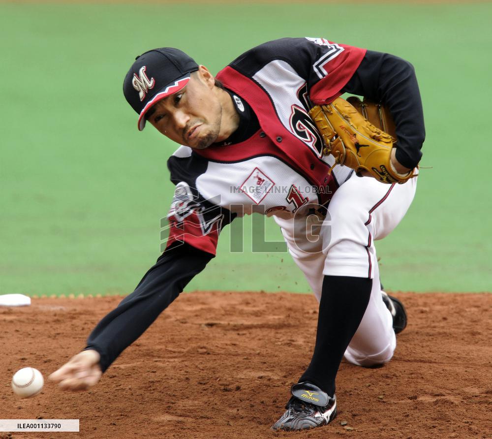 Lotte's submarine pitcher Watanabe takes season's 1st victory