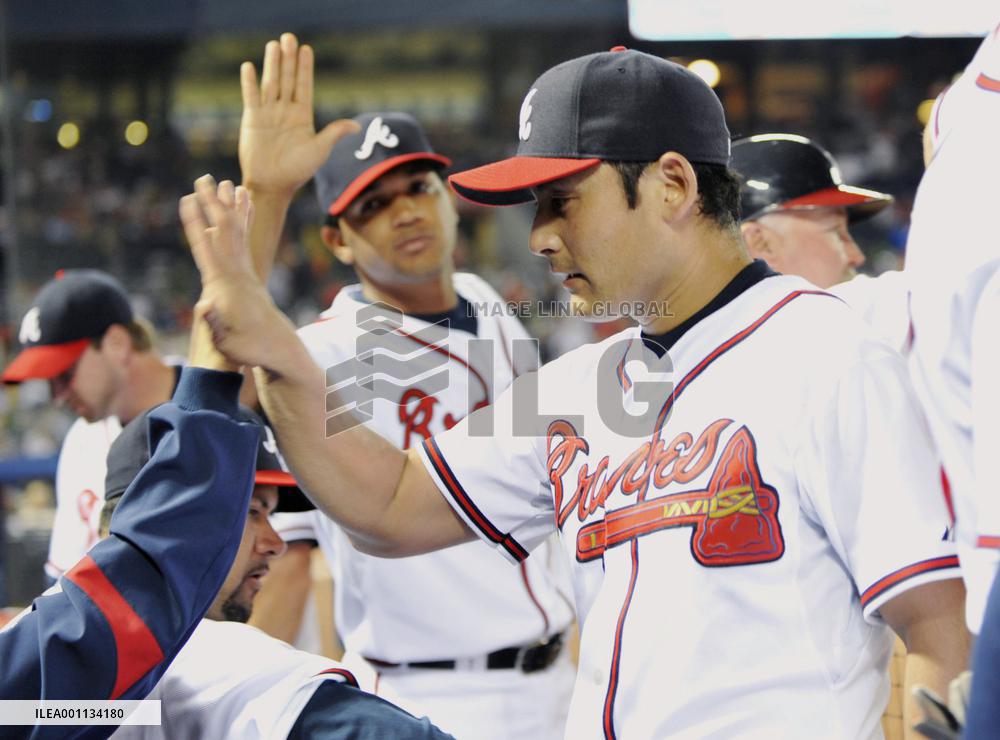 Braves' Kawakami gets 3rd win