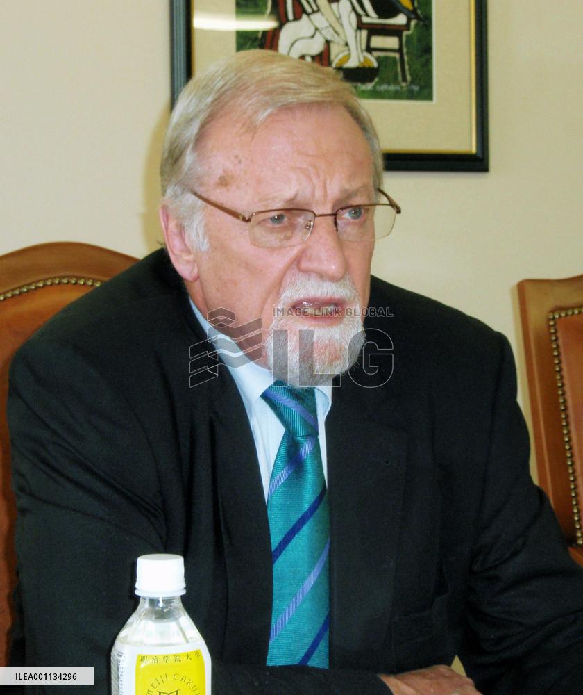 Evans doubts Japan dependence on U.S. nuke deterrence