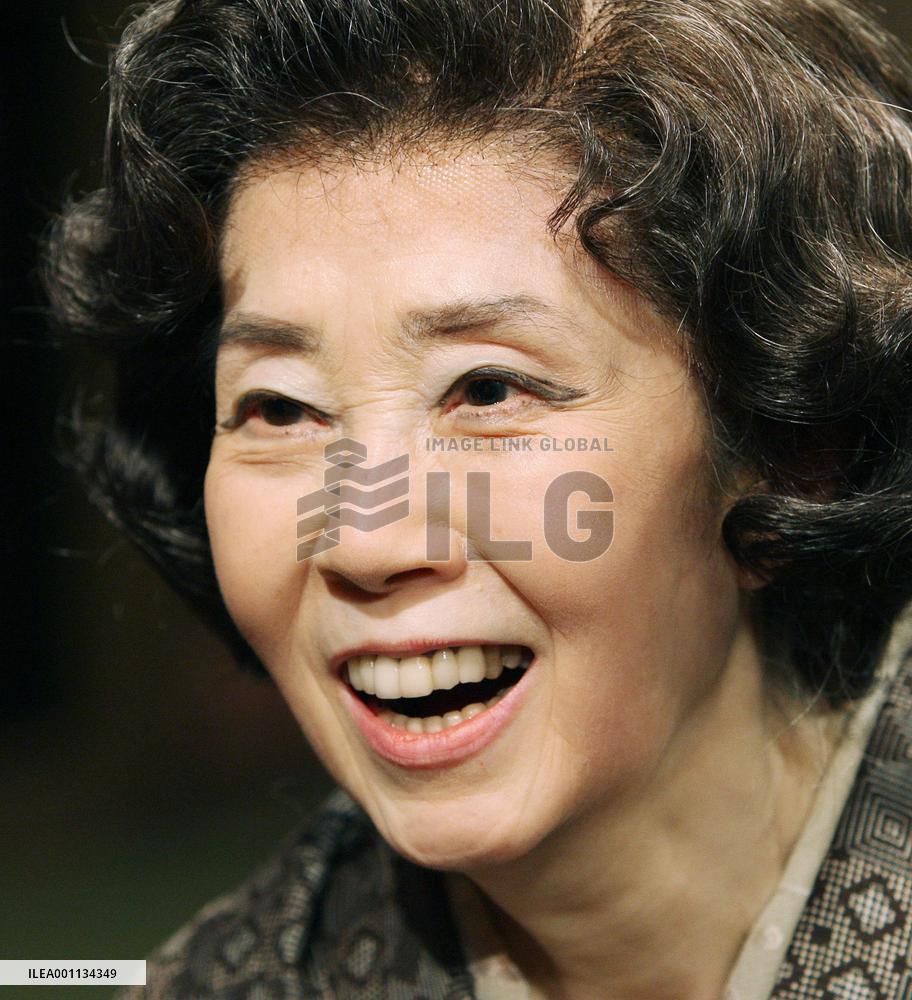 Gov't to give People's Honor Award to actress Mori
