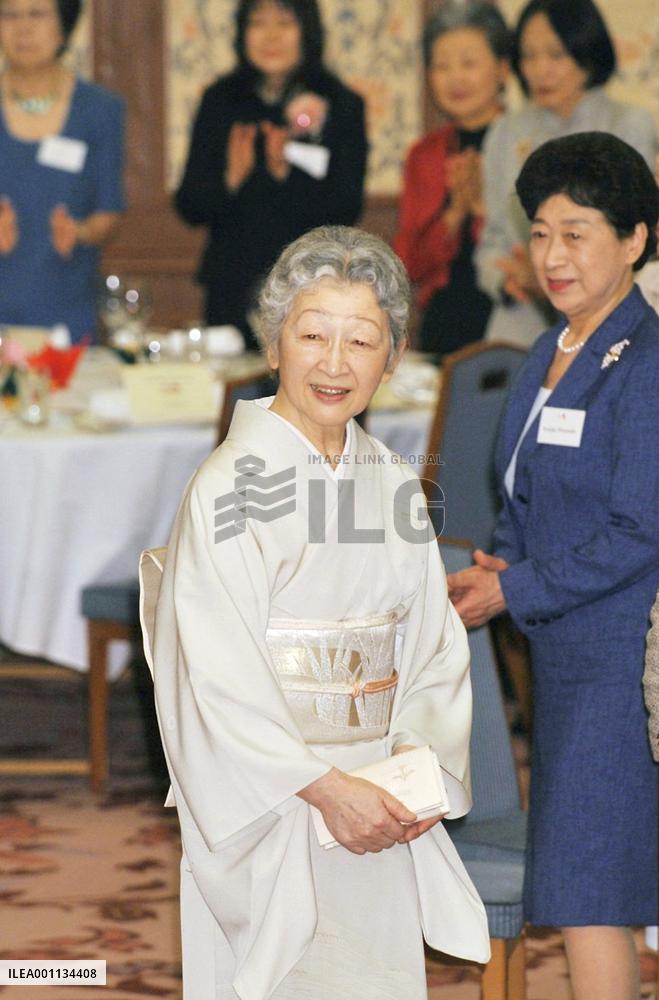 Empress attends 60th anniversary of Japan-America Women's Club