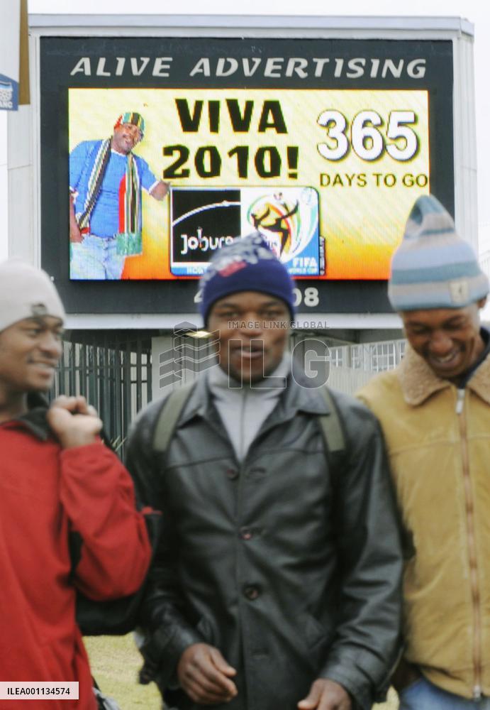 S. Africa prepares for 2010 World Cup soccer tournament