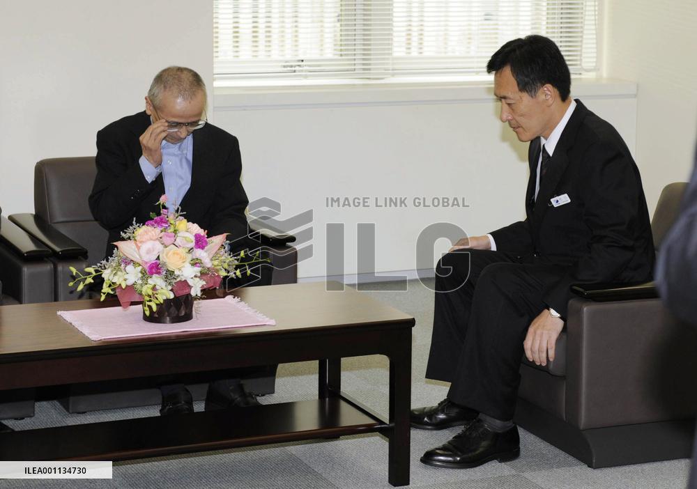 Police chief apologizes to released man