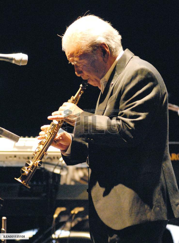 Japan saxophone giant Watanabe performs in Montreal