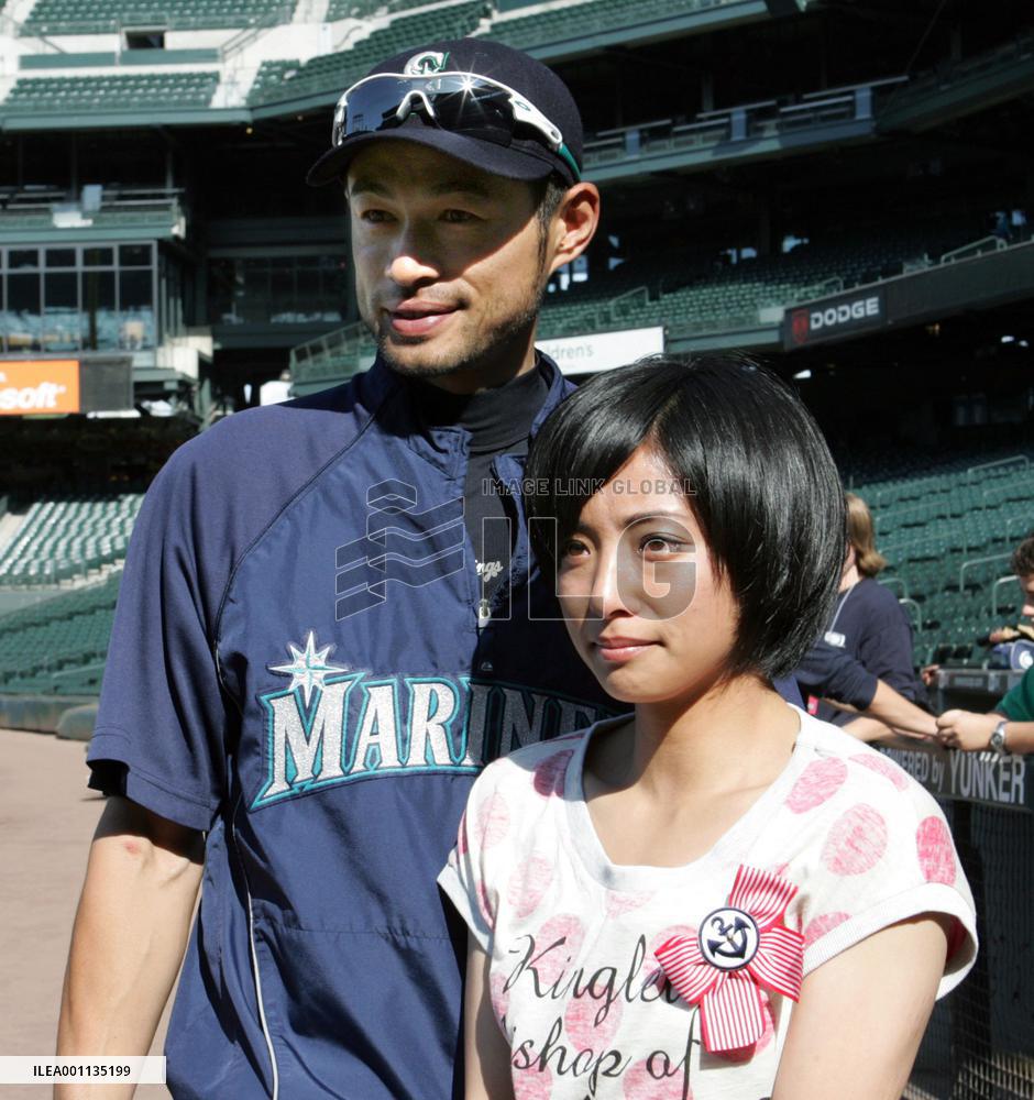 Japanese female pitcher 'debuts' in Major League Baseball