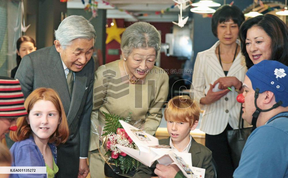 Emperor, empress visit children's hospital in Toronto