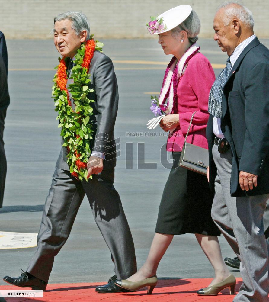 Emperor, Empress arrive in Hawaii from Canada